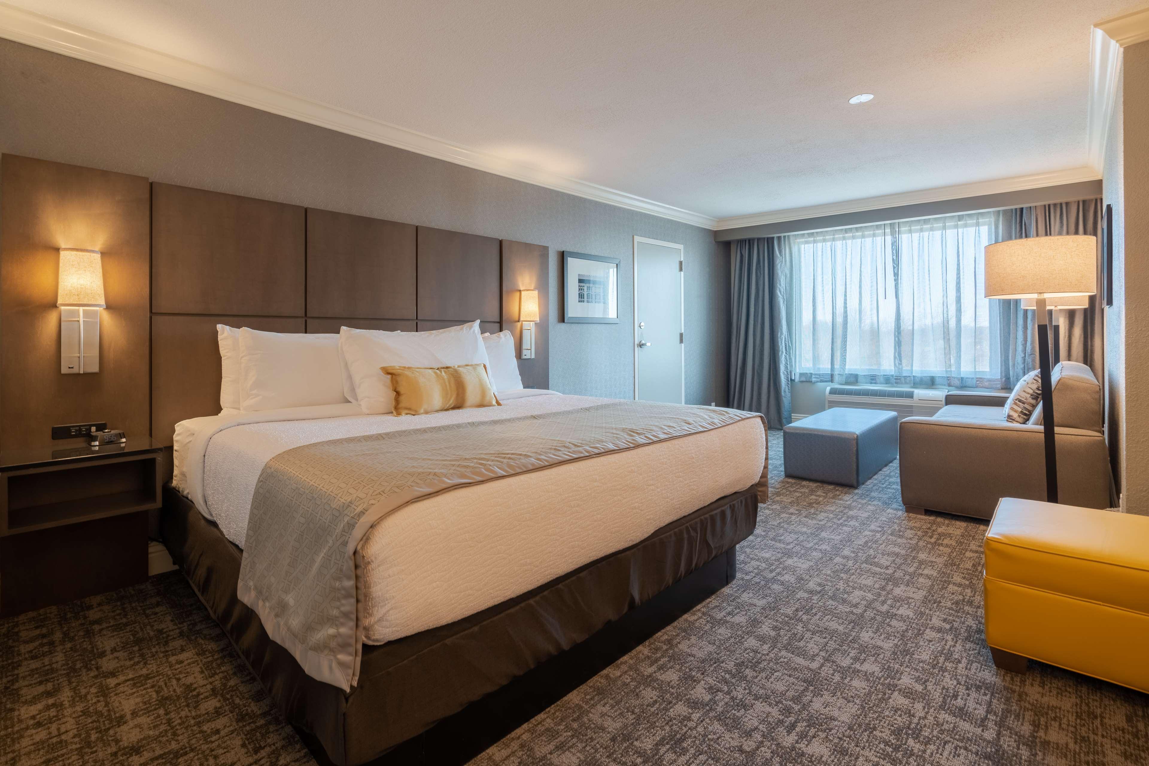 Best Western Premier Airport/Expo Center Hotel Луисвилл Экстерьер фото