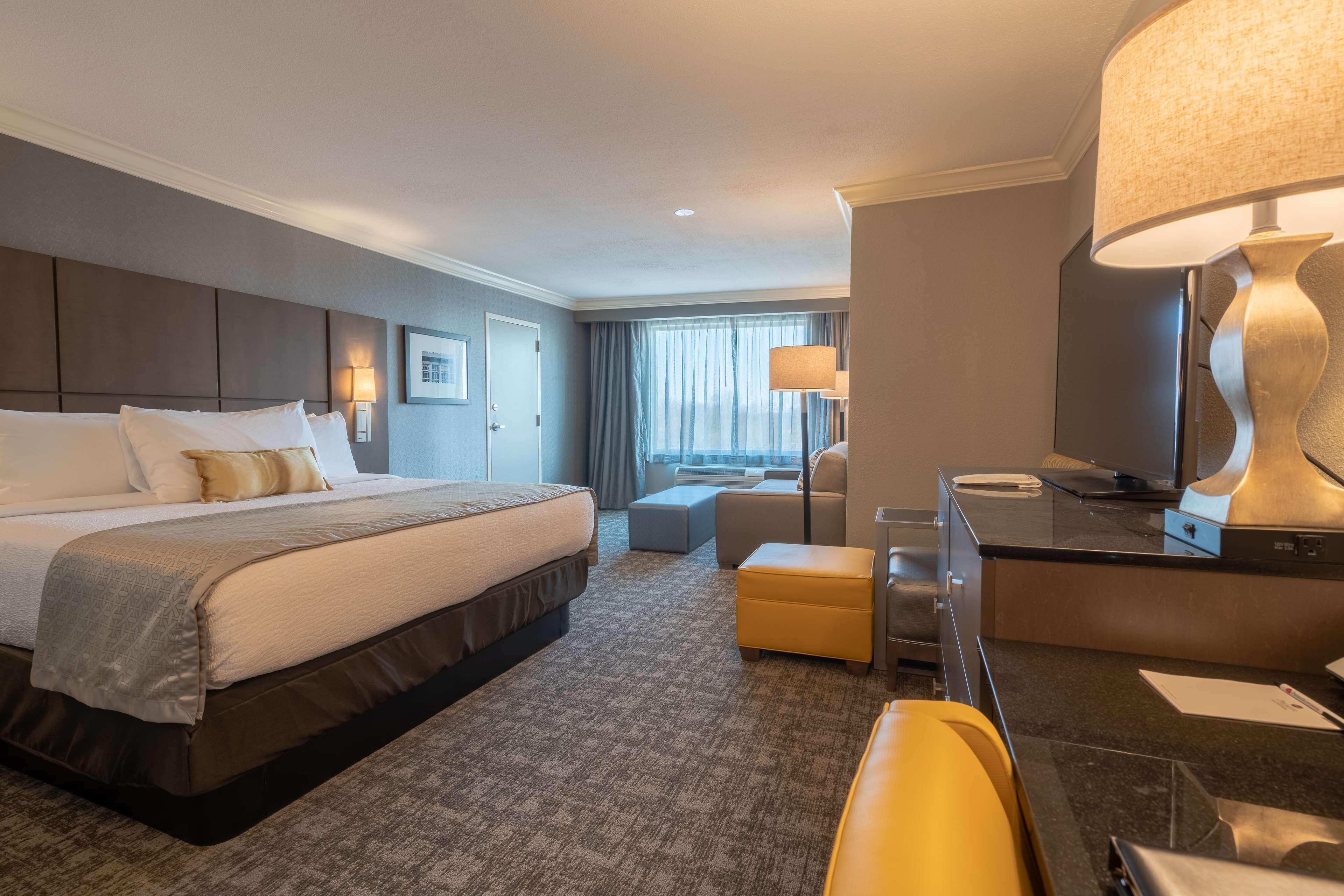 Best Western Premier Airport/Expo Center Hotel Луисвилл Экстерьер фото