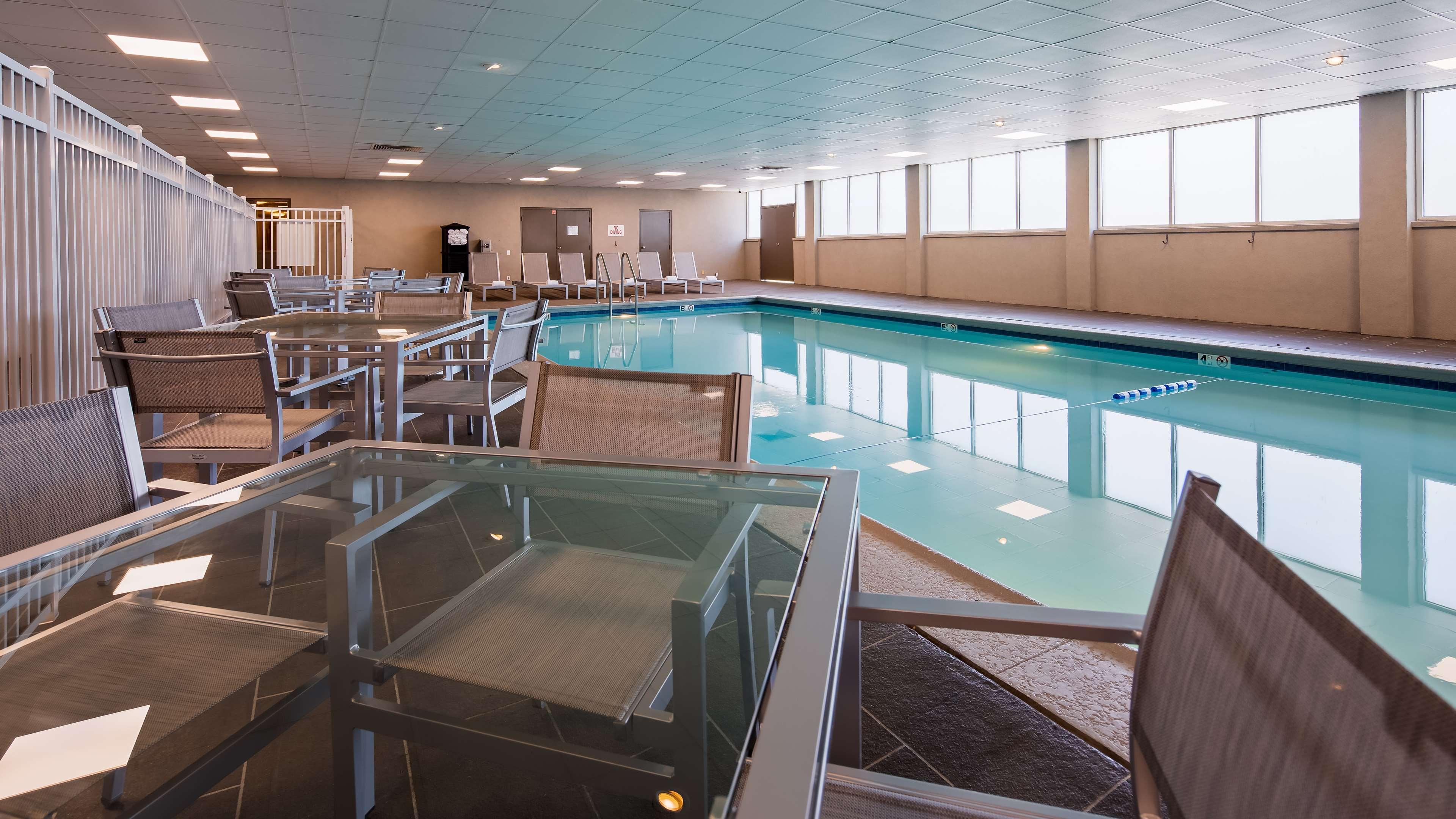 Best Western Premier Airport/Expo Center Hotel Луисвилл Экстерьер фото
