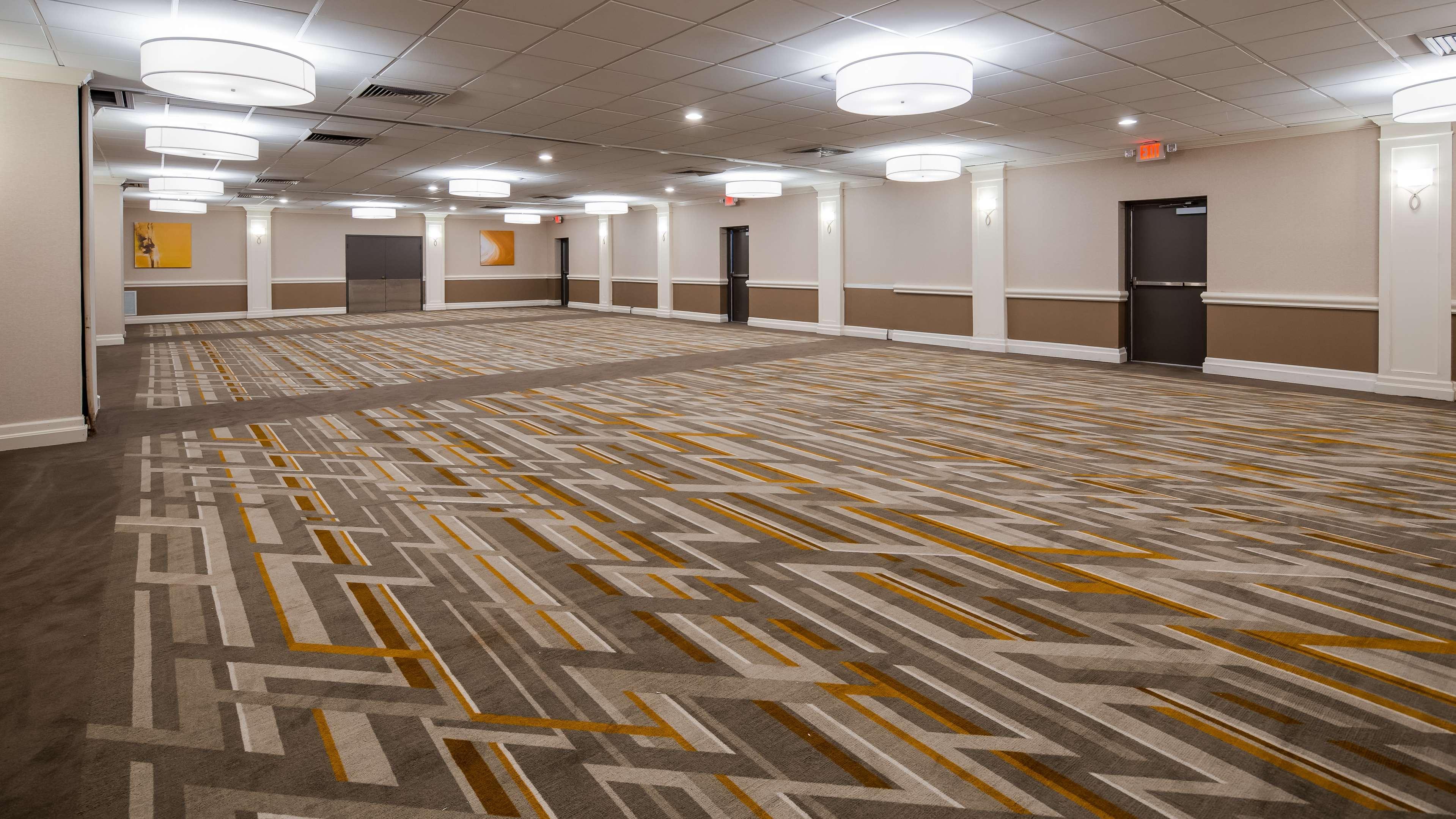 Best Western Premier Airport/Expo Center Hotel Луисвилл Экстерьер фото
