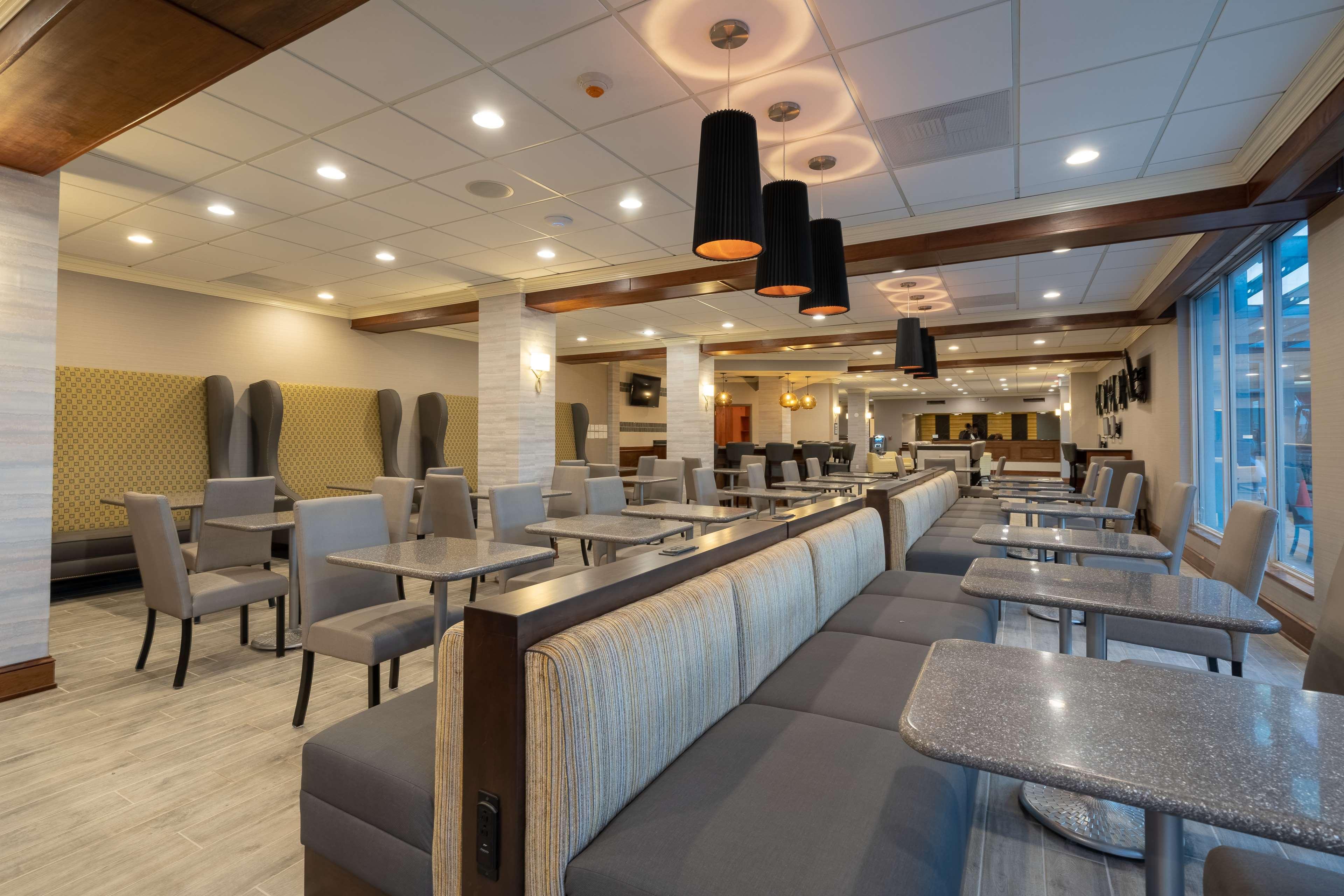 Best Western Premier Airport/Expo Center Hotel Луисвилл Экстерьер фото